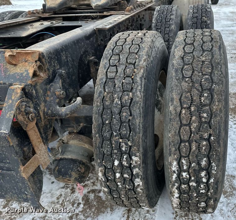 image for item DN0954 2000 Sterling  L9522 semi truck