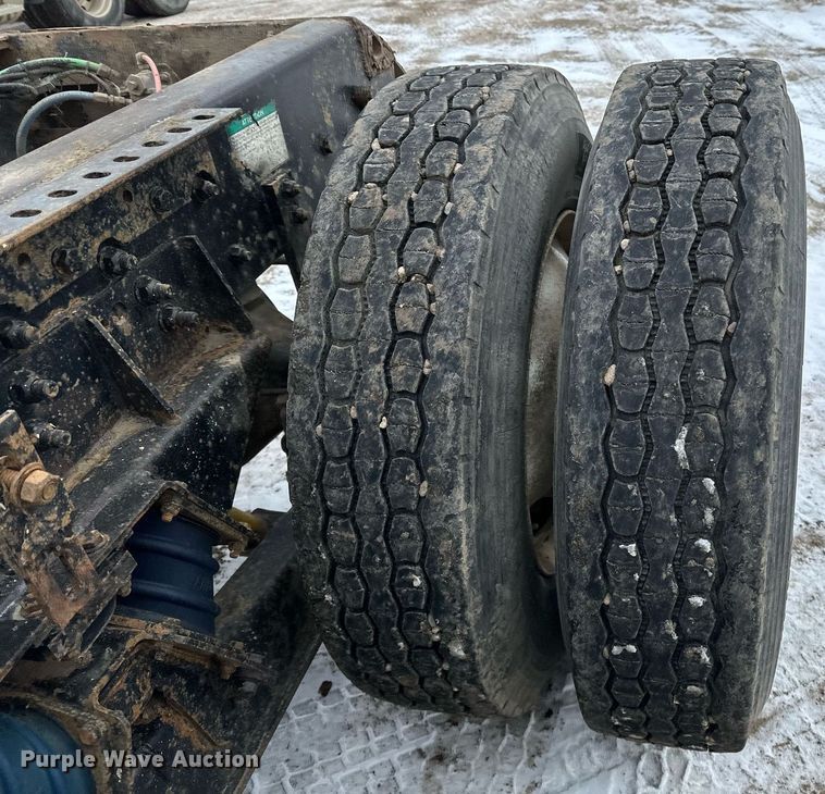 image for item DN0954 2000 Sterling  L9522 semi truck