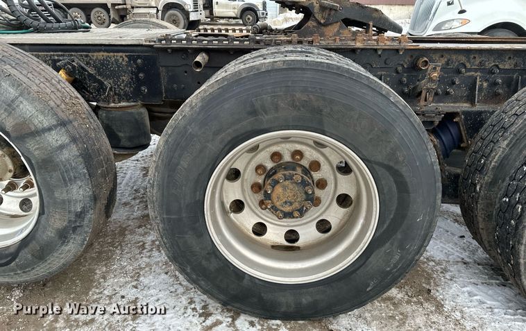 image for item DN0954 2000 Sterling  L9522 semi truck