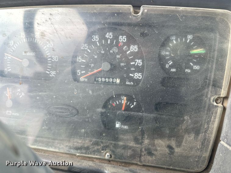 image for item DN0954 2000 Sterling  L9522 semi truck