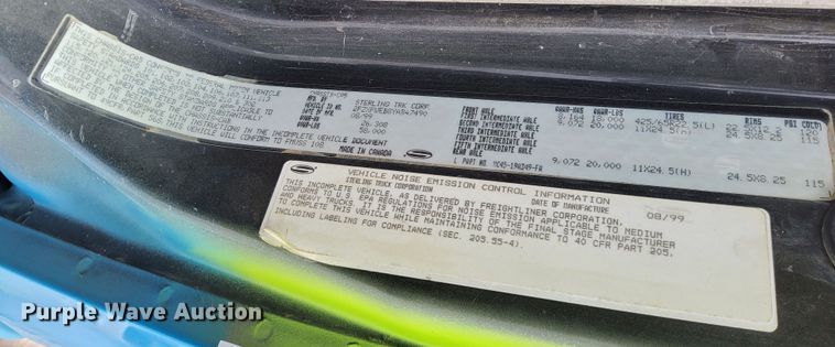 image for item DN0954 2000 Sterling  L9522 semi truck