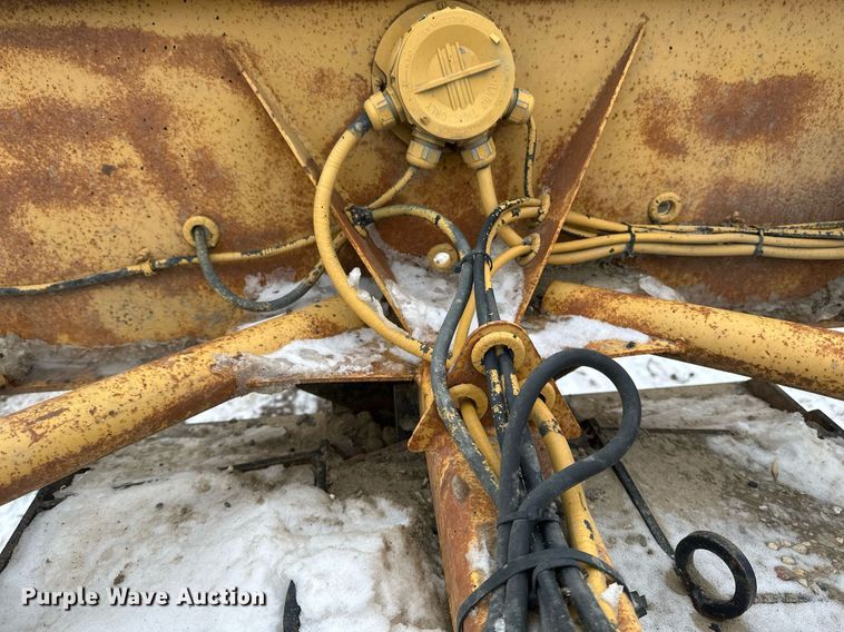 image for item DN0957 1983 Load King 1827 bottom dump trailer