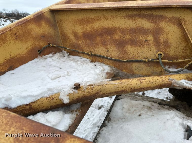 image for item DN0957 1983 Load King 1827 bottom dump trailer