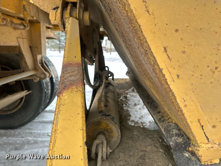 image for item DN0957 1983 Load King 1827 bottom dump trailer