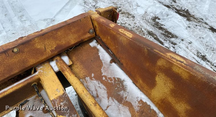 image for item DN0957 1983 Load King 1827 bottom dump trailer