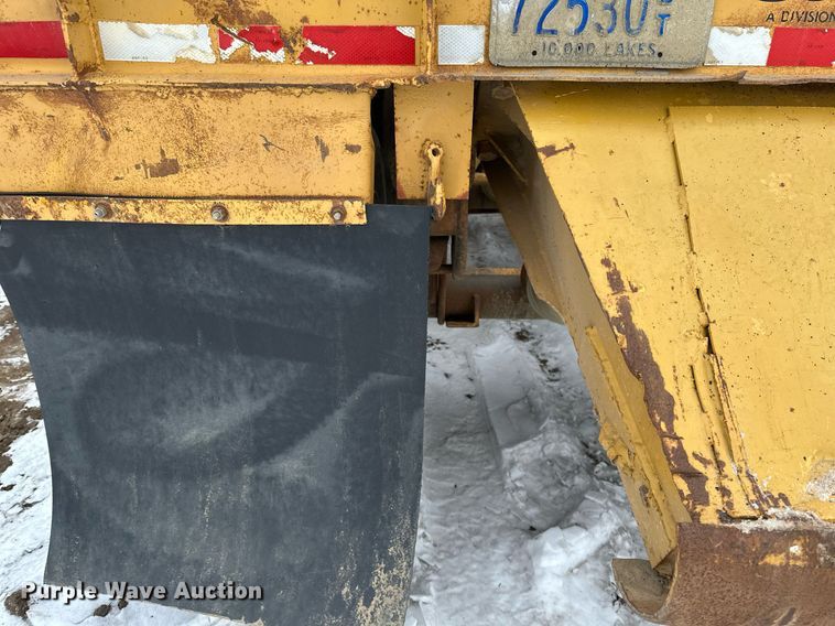 image for item DN0957 1983 Load King 1827 bottom dump trailer