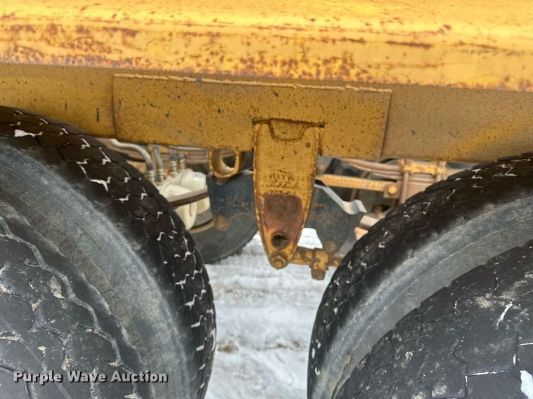image for item DN0957 1983 Load King 1827 bottom dump trailer