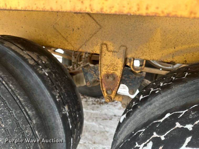 image for item DN0957 1983 Load King 1827 bottom dump trailer