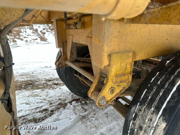 image for item DN0957 1983 Load King 1827 bottom dump trailer