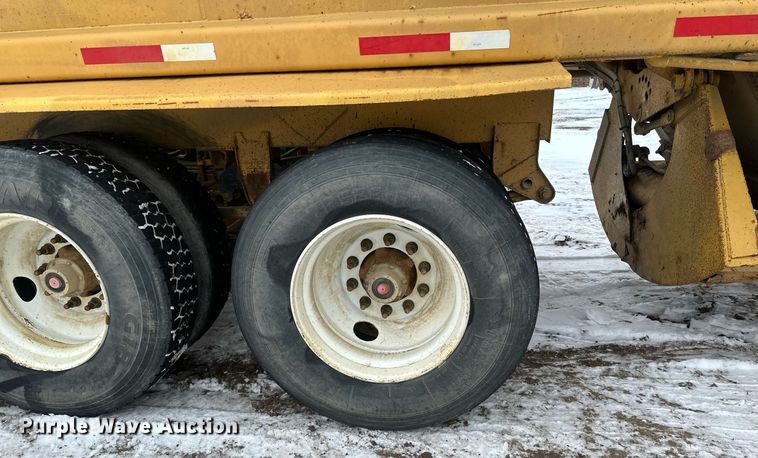 image for item DN0957 1983 Load King 1827 bottom dump trailer