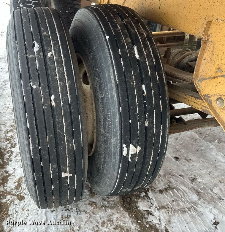 image for item DN0957 1983 Load King 1827 bottom dump trailer