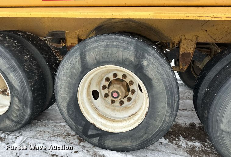 image for item DN0957 1983 Load King 1827 bottom dump trailer