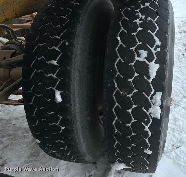 image for item DN0957 1983 Load King 1827 bottom dump trailer