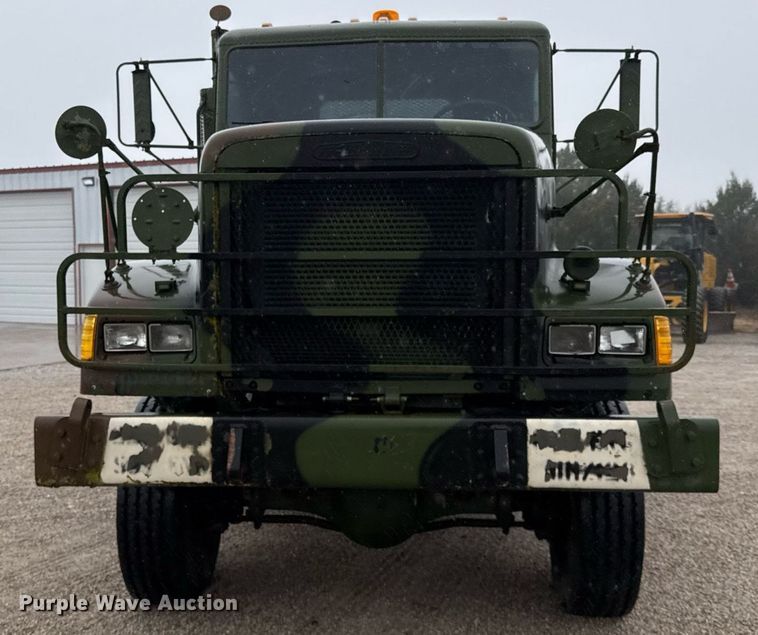 image for item DO2653 1992 Freightliner M916A1 winch truck