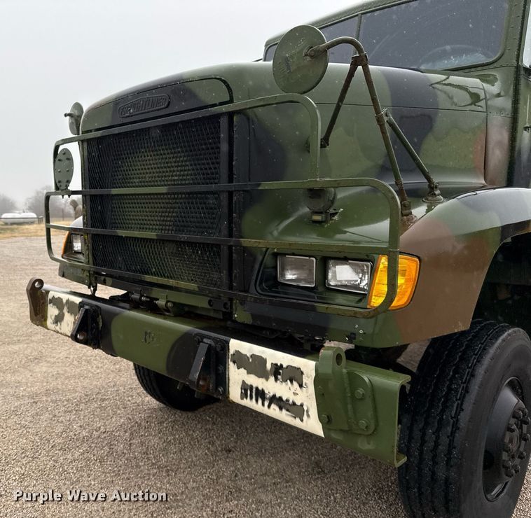 image for item DO2653 1992 Freightliner M916A1 winch truck