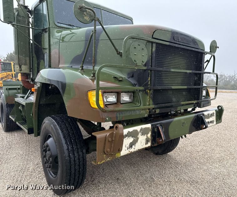 image for item DO2653 1992 Freightliner M916A1 winch truck