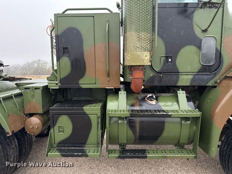 image for item DO2653 1992 Freightliner M916A1 winch truck