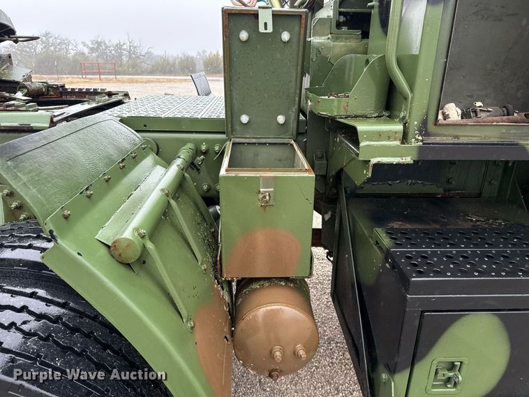 image for item DO2653 1992 Freightliner M916A1 winch truck