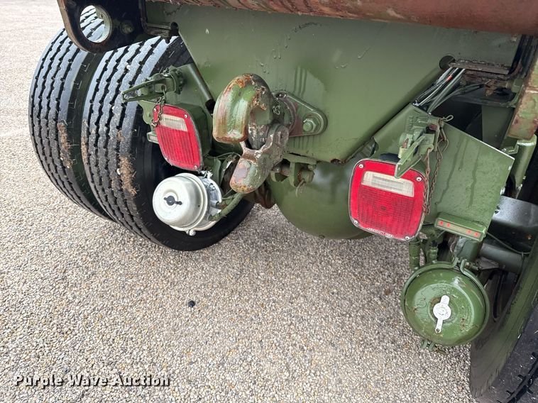 image for item DO2653 1992 Freightliner M916A1 winch truck