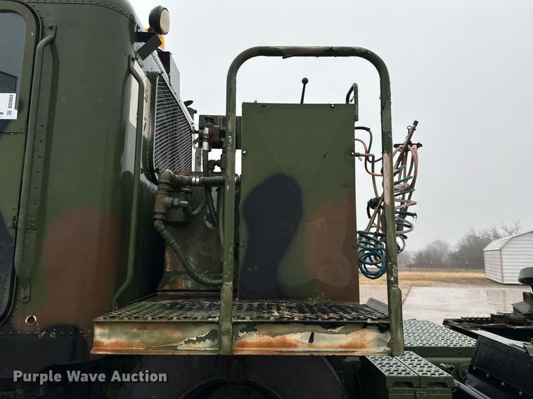 image for item DO2653 1992 Freightliner M916A1 winch truck