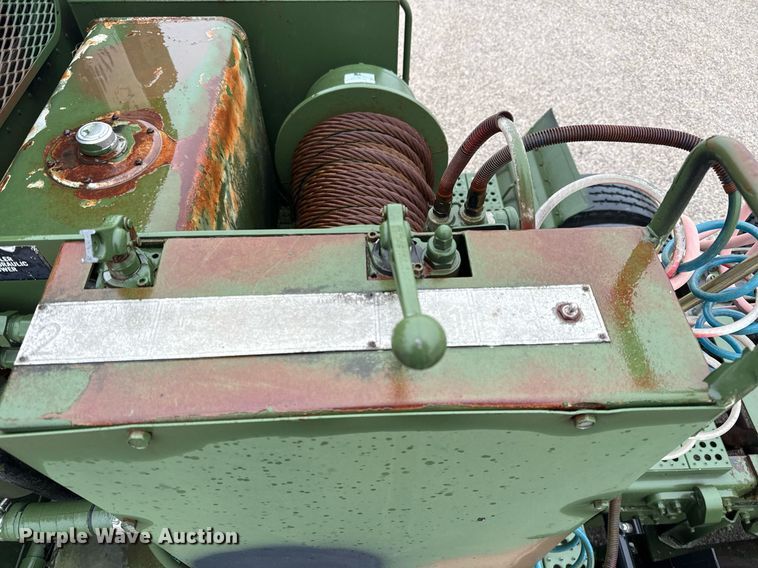 image for item DO2653 1992 Freightliner M916A1 winch truck