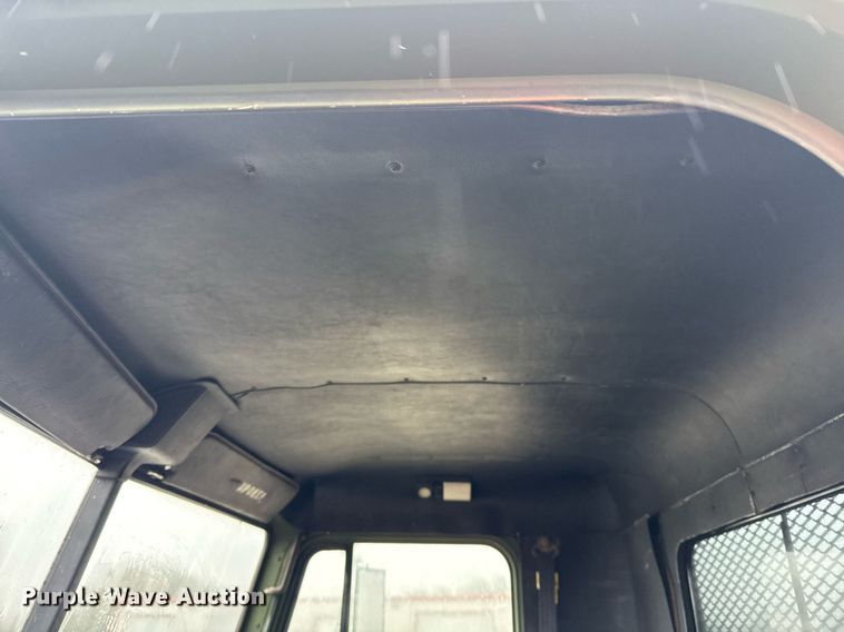 image for item DO2653 1992 Freightliner M916A1 winch truck