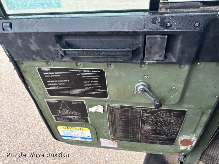 image for item DO2653 1992 Freightliner M916A1 winch truck