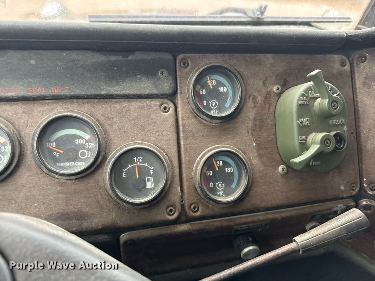 image for item DO2653 1992 Freightliner M916A1 winch truck