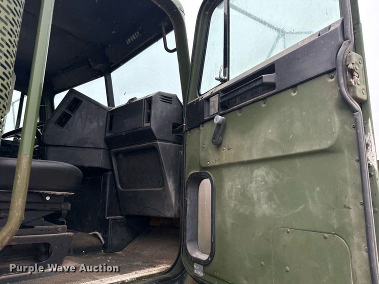 image for item DO2653 1992 Freightliner M916A1 winch truck