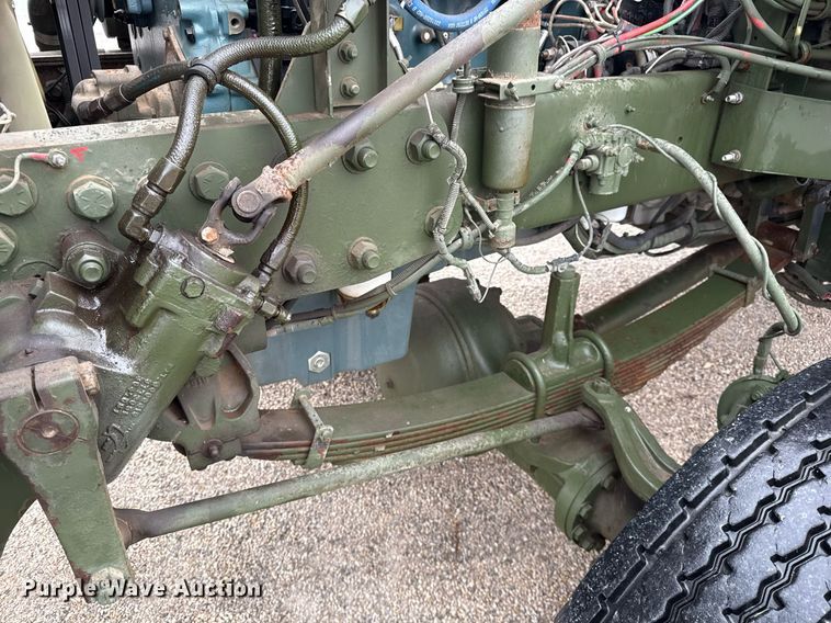 image for item DO2653 1992 Freightliner M916A1 winch truck