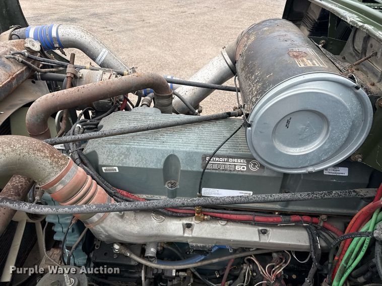 image for item DO2653 1992 Freightliner M916A1 winch truck