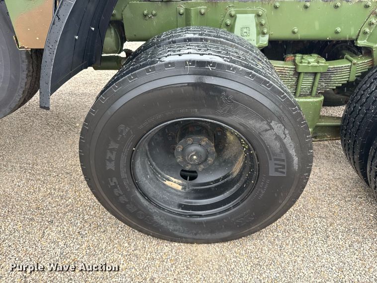 image for item DO2653 1992 Freightliner M916A1 winch truck