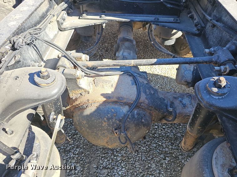 image for item DO7742 2018 Peterbilt 389 semi truck