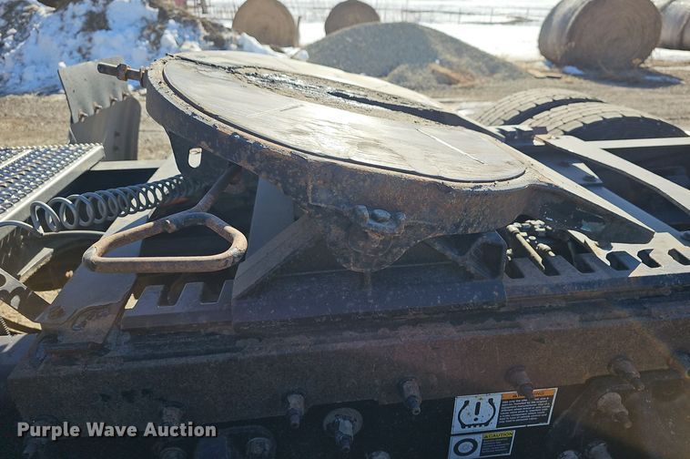 image for item DO7742 2018 Peterbilt 389 semi truck