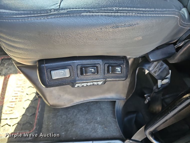 image for item DO7742 2018 Peterbilt 389 semi truck