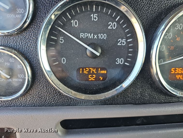 image for item DO7742 2018 Peterbilt 389 semi truck