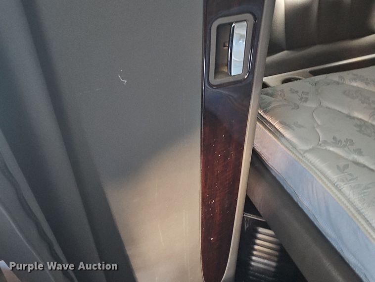 image for item DO7742 2018 Peterbilt 389 semi truck