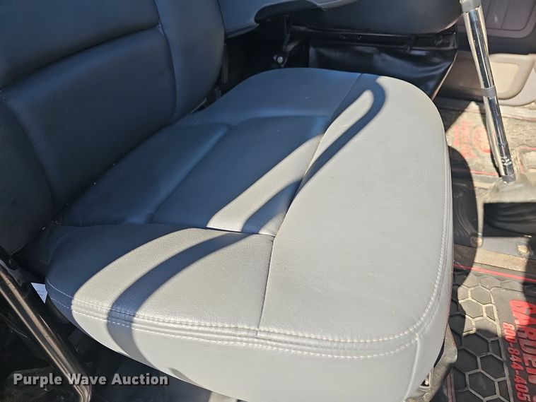 image for item DO7742 2018 Peterbilt 389 semi truck