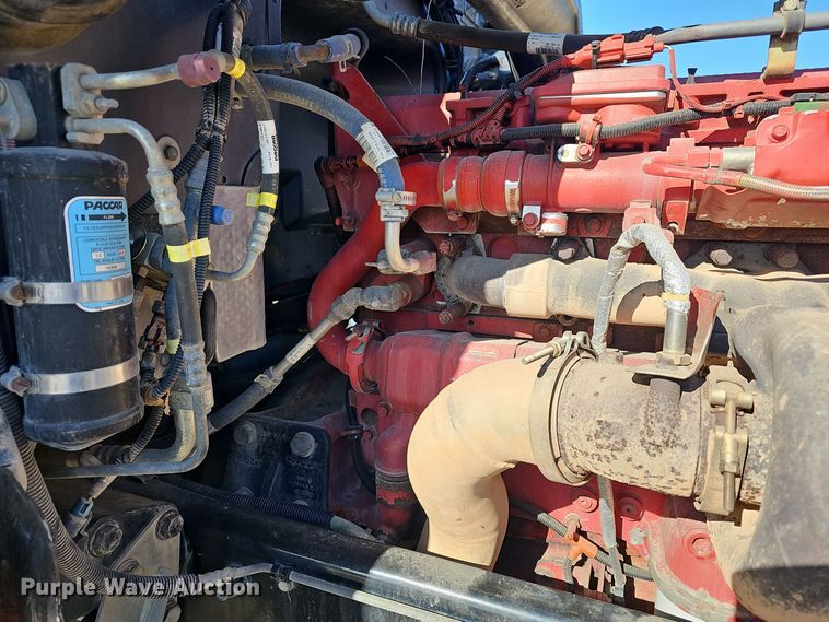 image for item DO7742 2018 Peterbilt 389 semi truck