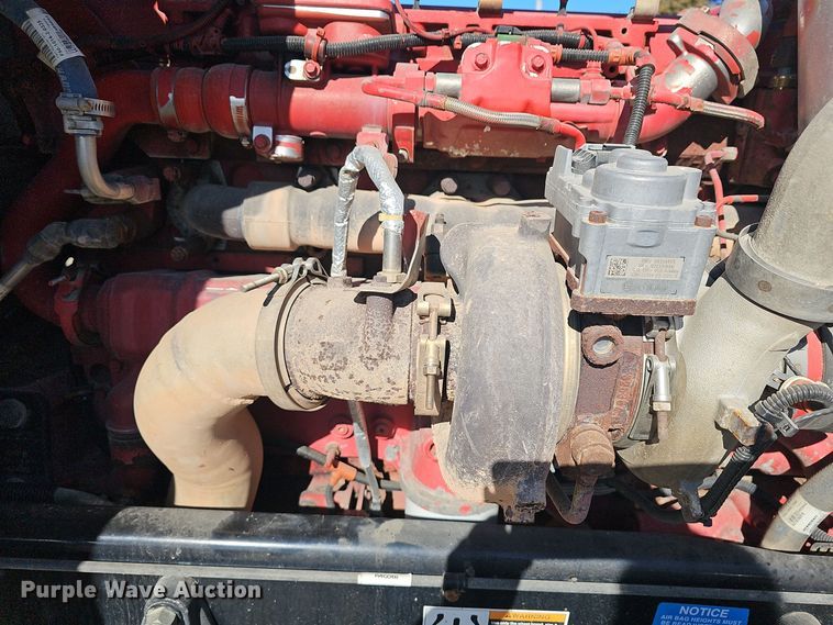 image for item DO7742 2018 Peterbilt 389 semi truck