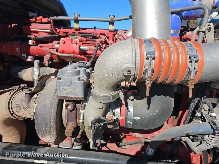 image for item DO7742 2018 Peterbilt 389 semi truck