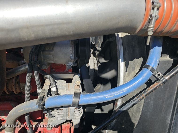 image for item DO7742 2018 Peterbilt 389 semi truck