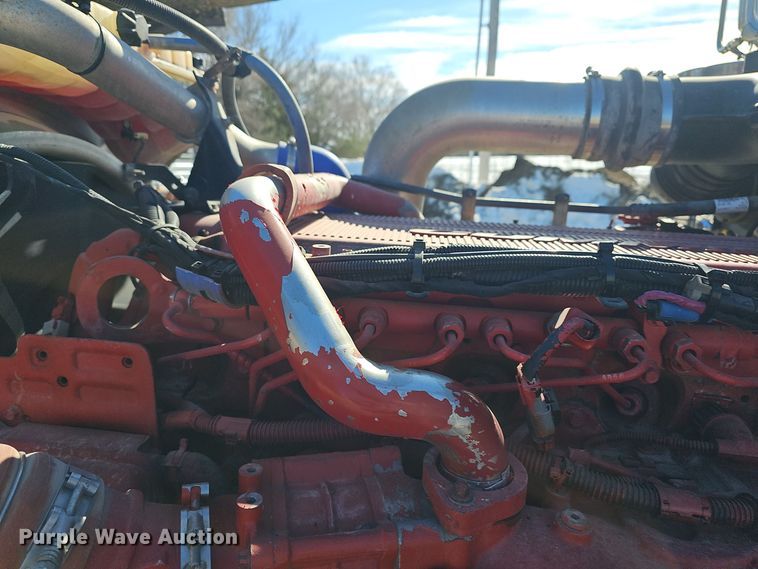 image for item DO7742 2018 Peterbilt 389 semi truck