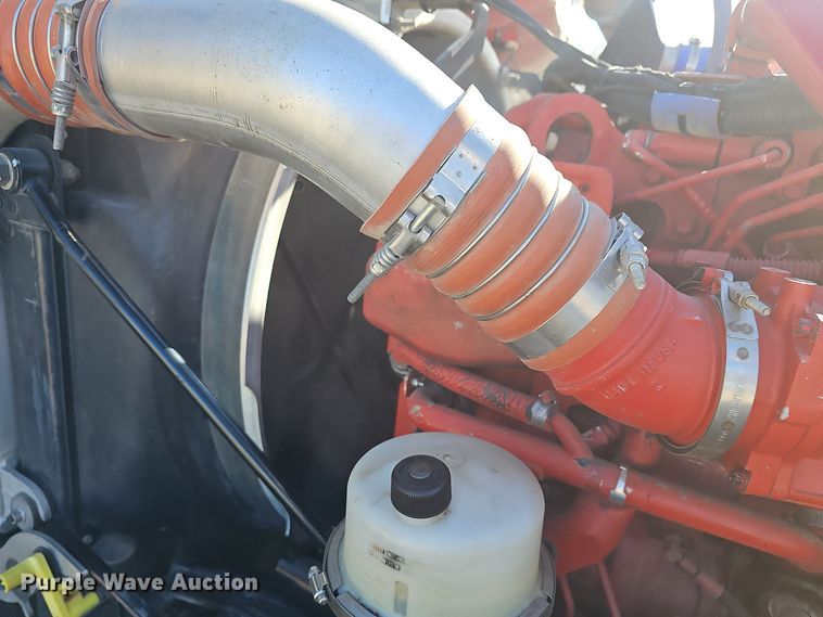 image for item DO7742 2018 Peterbilt 389 semi truck