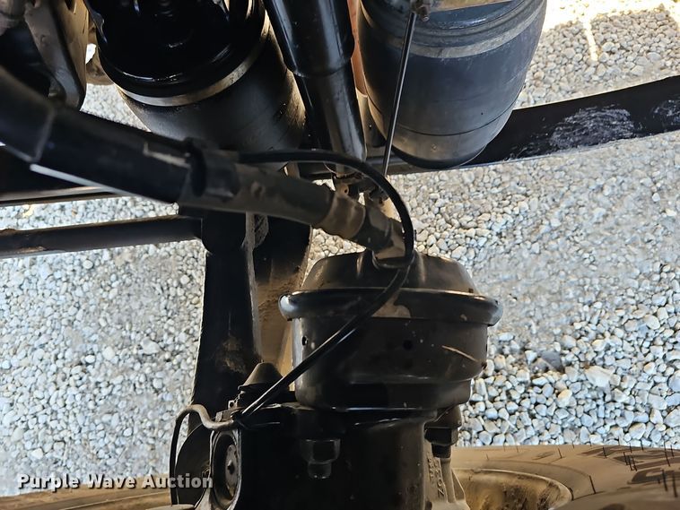 image for item DO7742 2018 Peterbilt 389 semi truck