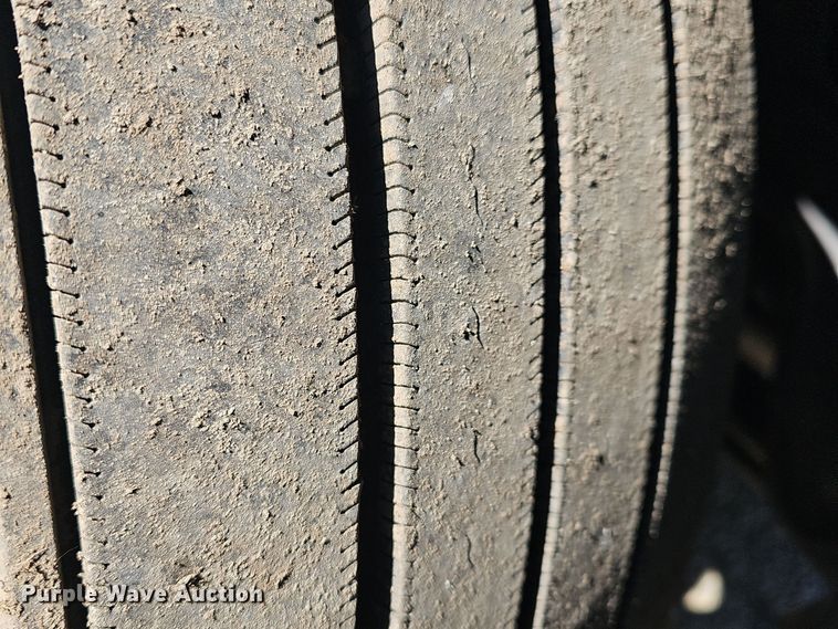 image for item DO7742 2018 Peterbilt 389 semi truck