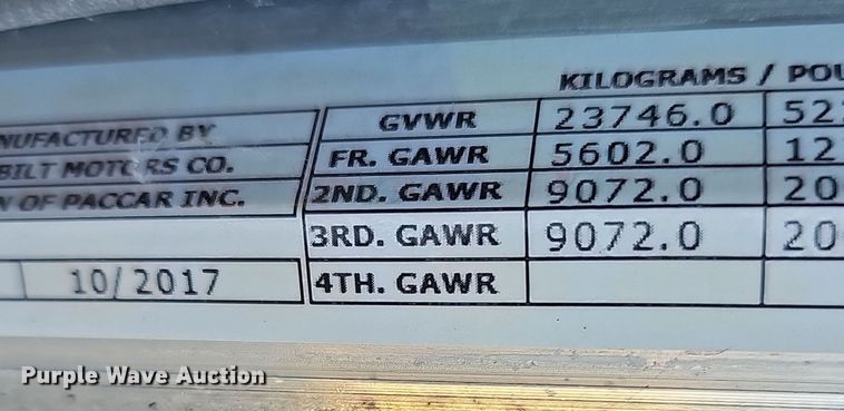 image for item DO7742 2018 Peterbilt 389 semi truck