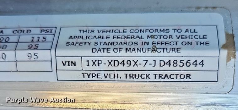 image for item DO7742 2018 Peterbilt 389 semi truck