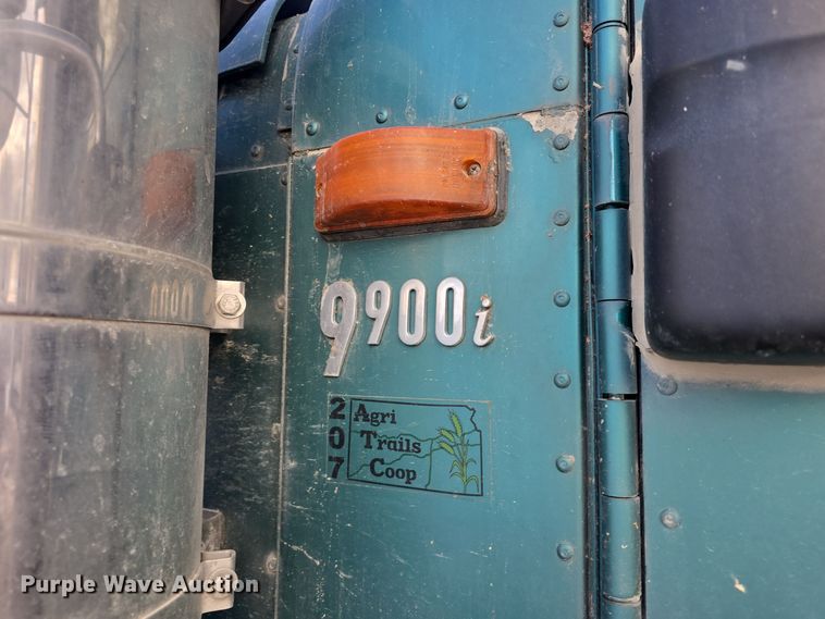 image for item DO7743 2003 International Eagle 9900i semi truck