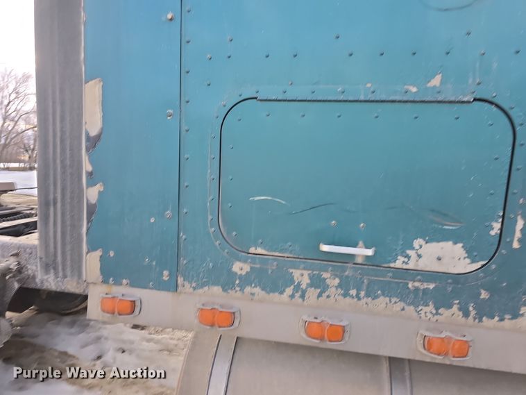 image for item DO7743 2003 International Eagle 9900i semi truck